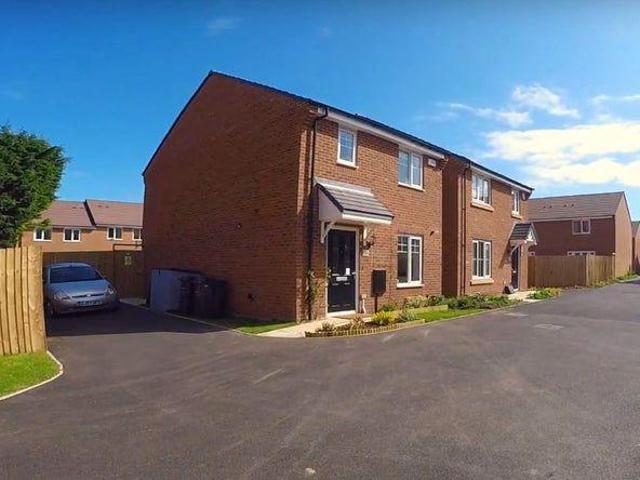 Iron Way, Stirchley, Birmingham, B30 3AQ 3 bed detached house to rent £1,600 pcm £369 pw