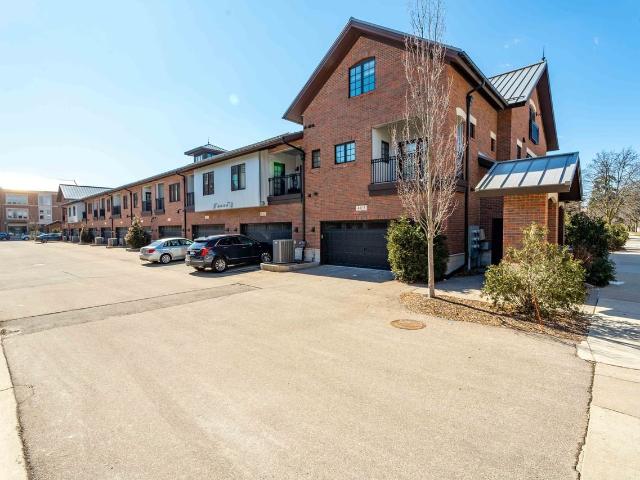 IRONGATE RESIDENCES OF BIRMINGHAM 3 Bedroom Apartment for Rent at 401 S Eton St, Birmingham, MI 48009