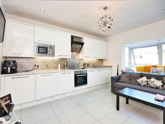Ironmongers Place, Canary Wharf, Isle Of Dogs, Dockland, London, London E14, Studio to rent, £1,650 pcm | PrimeLocation