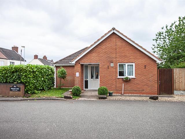 Ironstone Road, Burntwood WS7, 2 bed detached bungalow to rent, £1,100 pcm | PrimeLocation