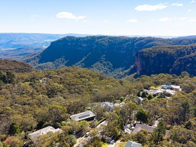 Ironstone Tranquil Bush Retreat with Sweeping Sunset Views on Almost an Acre