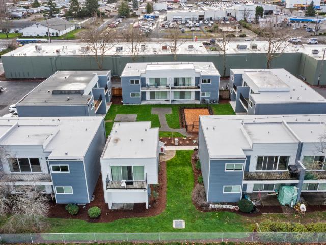 Ironwood Greens | Studio, 1 & 2 Bedroom Apartments