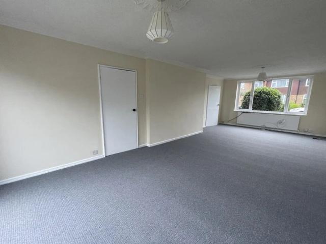Ireland Close, Beeston, NG9 1JE