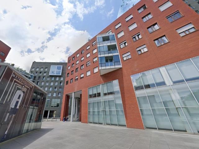 IRIZAR ALQUILA BONITO APARTAMENTO ISOZAKI CON TERRAZA, GARAJE DIRECTO Y TRASTERO AMUEBLADO