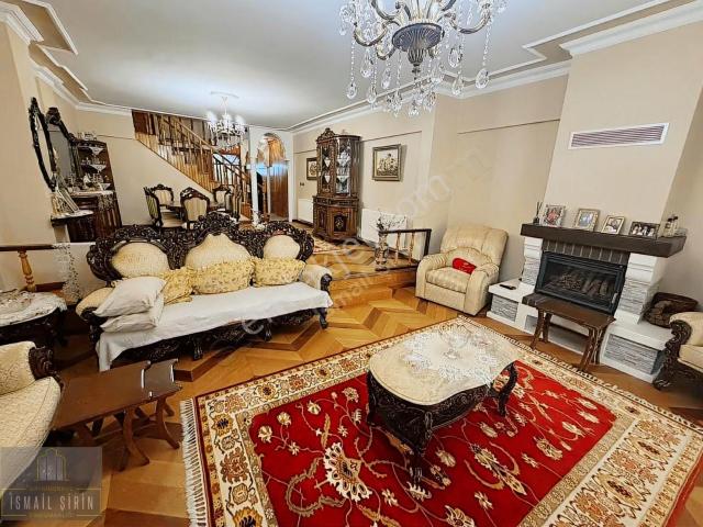Şirinden Manastırda Harikadeniz Manzaralı Bakımlı Müstakil Villa