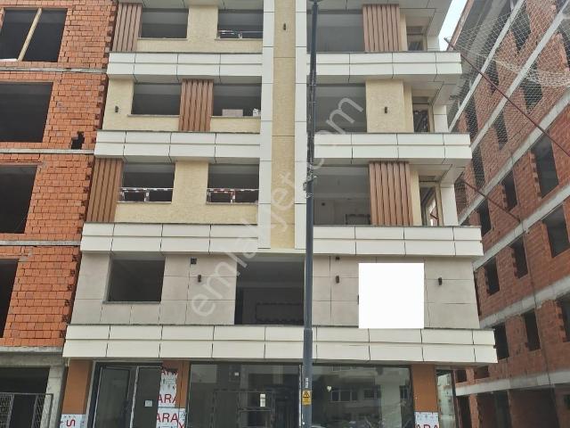 Şirinevler E 5 Yanı Metrobüse 5 Dk Mesafede Satılık 2+1 Daire