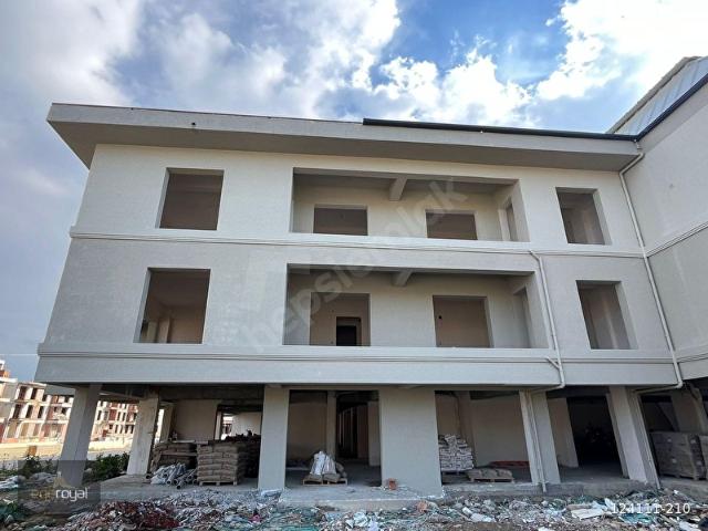 Şirinevler Mah.'sinde 3+1 Havuzlu Sitede Ara Kat Satılık Daire