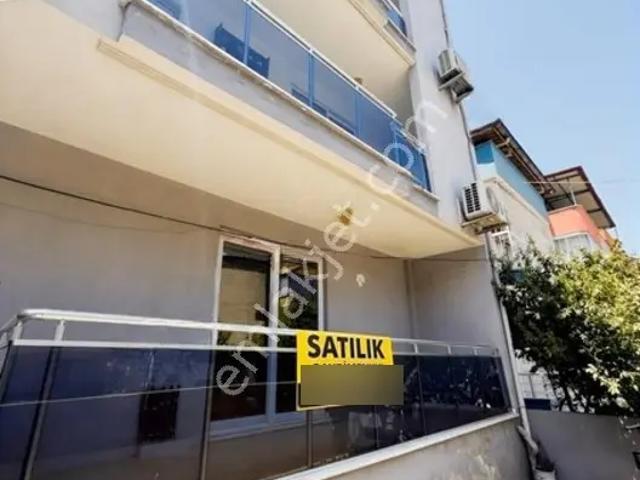 Şirinevler Mahallesinde Satılık 2+1 Geniş Daire