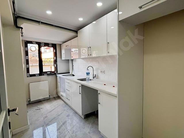 Şirinevler Merkezi Konumda 2+1 SATILIK DAİRE