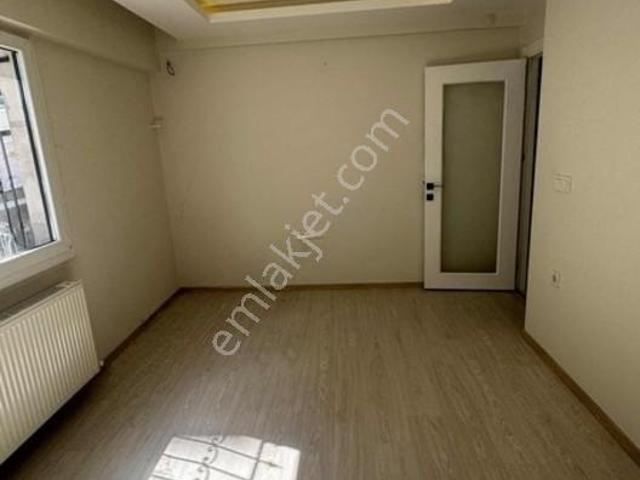 Şirinevler'de Kiralık 2+1 Daire Giriş Kat, 70m², Yeni Bina