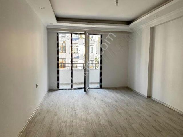 Şirinevler'de Sıfır, 2. Kat Kiralık 2+1 Daire