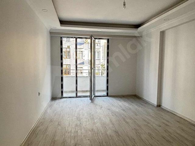 Şirinevler'de Sıfır, 2. Kat Kiralık 2+1 Daire