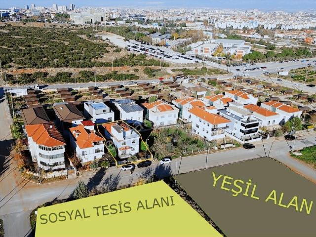 Şirinköy De Özel Tasarımlı Havuzlu Satılık Villa