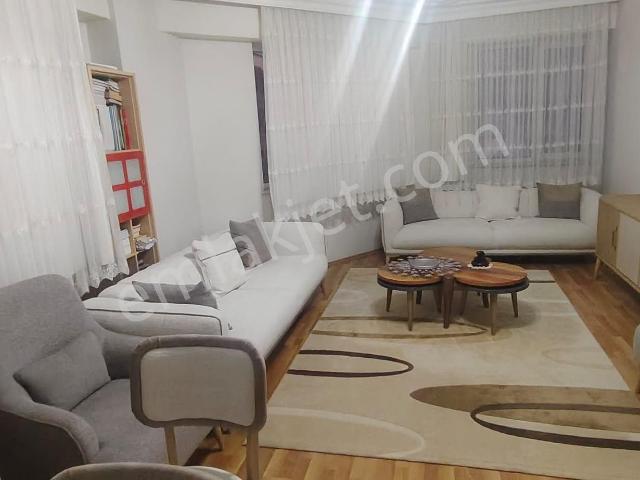 Şirintepe Mahallesinde Cadde Üstünde 2+1 Ebeveyn Banyolu Daire