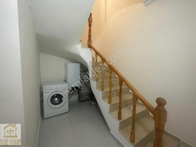 Şirinyalıda Kullanışlı Ve Bakımlı Eşyalı Kiralık 3+1 Ters Dublex
