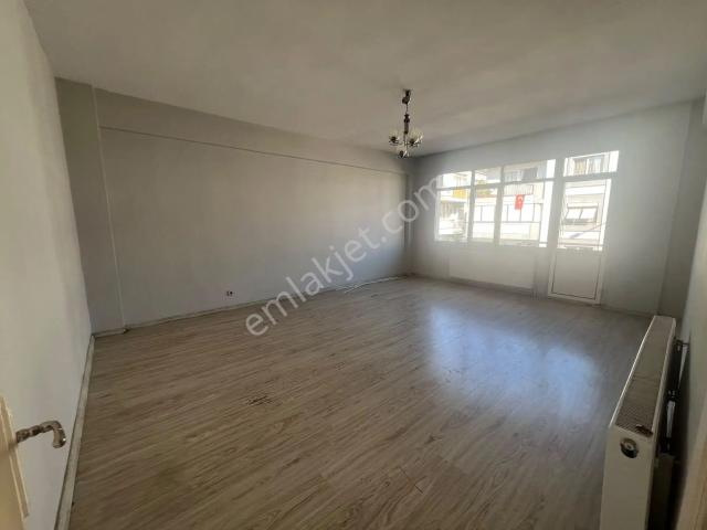 Şirinyer Merkezde 3+1 130m2 D.gazlı Ayrı Mutfak Arakat D.gazlı Daire