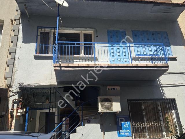 Şirinyer İşci Evlerinde Cadde Yakını 2+1daire