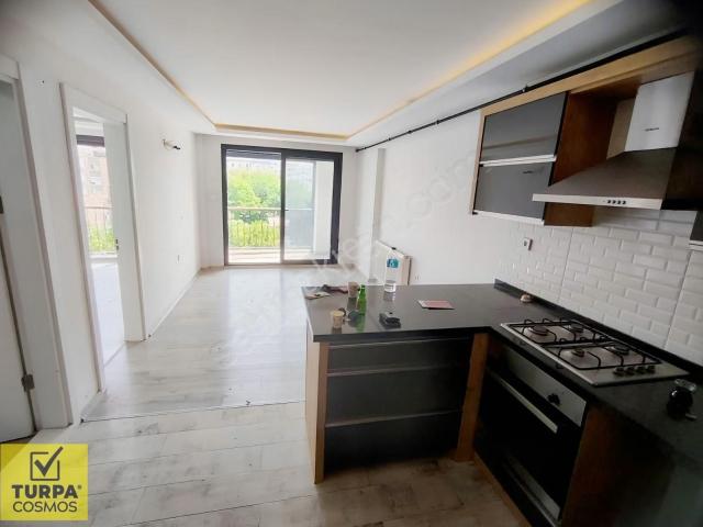 Şirinyer İzbana 50 Metre Arakat Asansörlü Balkonlu 1+1