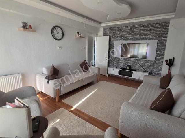 Şirinyerde Satılık 2+1 | 90 M² | Kapalı Mutfak | Merkezi Konum