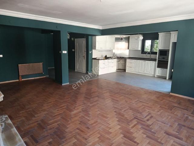 Şirinyer'in Merkezinde Tadilat Görmüş Satılık 160 M2 Daire