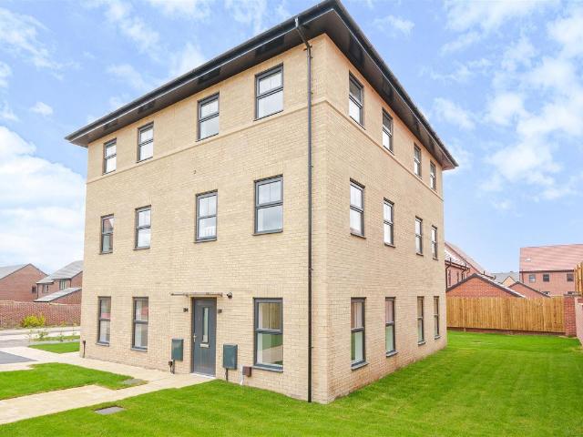 Iris Crescent, Seacroft LS14, 2 bed town house to rent, £1,100 pcm | PrimeLocation