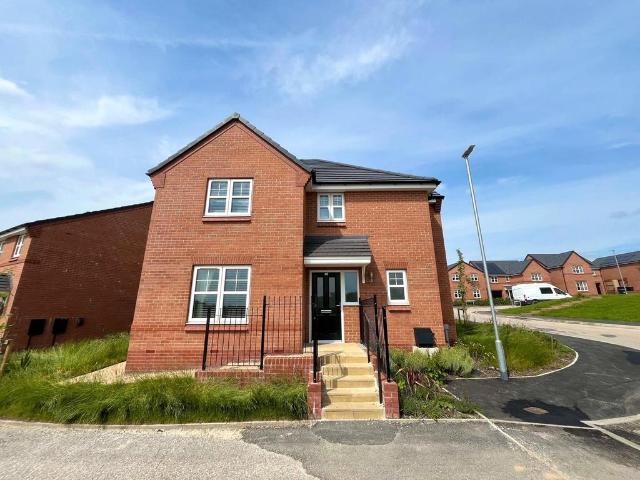 Iris Drive, Chorley PR7 4 bed detached house to rent £1,900 pcm £438 pw