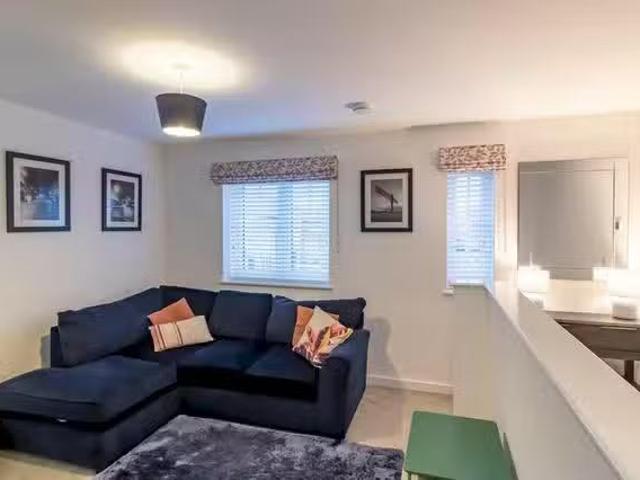 Iris Drive
