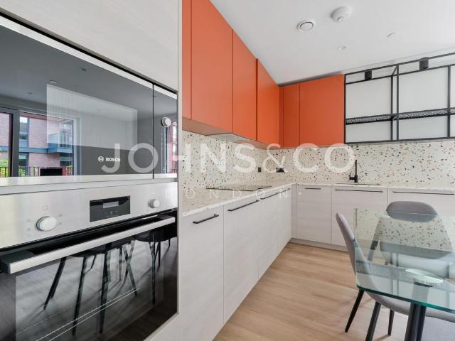 Iris House, Heron Wharf, London E14, 2 bed flat to rent, £2,800 pcm | PrimeLocation