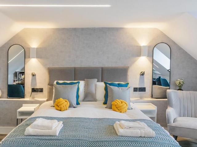 Iris In Bloom, 157 Camberwell Road, London, SE5 0HB, United Kingdom | 1 bed apartment for rent #135186065 | Rentberry