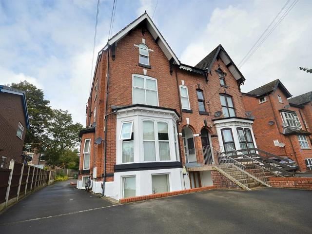 Irlam Road, Sale 1 bed apartment to rent £900 pcm £208 pw