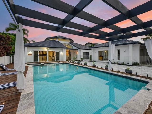 Irreplaceable, Iconic and Unique: Single Level Waterfront Showstopper
