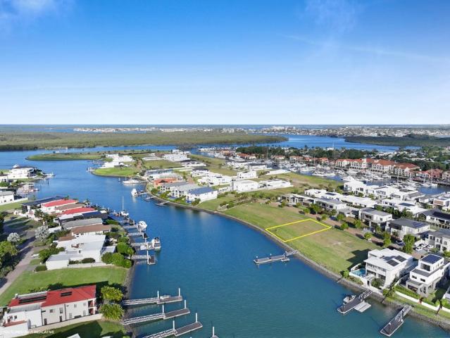 Irreplaceable 1,000m² North to Water Position in Sanctuary Cove
