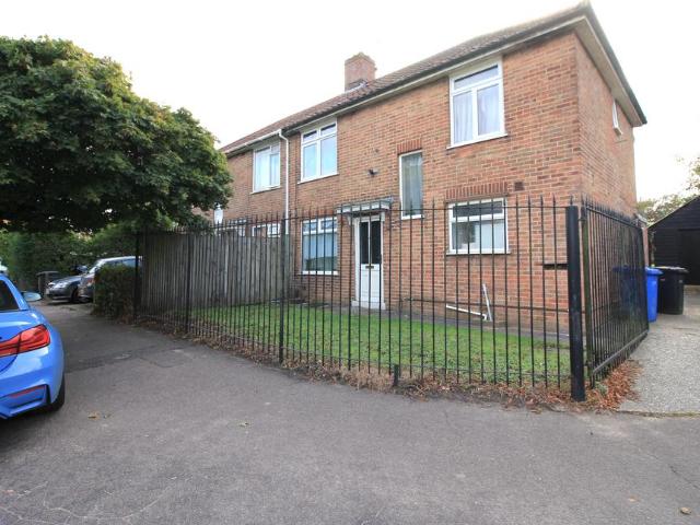 Irstead Road, Norwich NR5 5 bed semi detached house to rent £2,250 pcm £519 pw