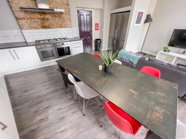Irvine Street, L7 8SZ, 1 bed in a house share to rent £628 pcm £145 pw