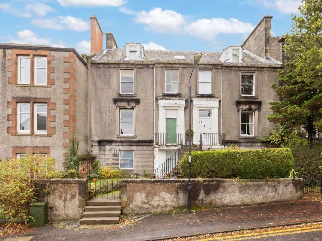 Irvine Place, Stirling FK8, 3 bed flat to rent, £1,400 pcm | PrimeLocation