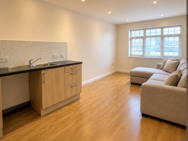 Irvon Hill Road, Wickford SS12, 2 bed flat to rent, £1,150 pcm | PrimeLocation