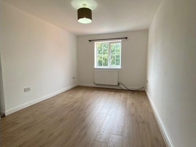 Irwell Lane, Runcorn WA7, 2 bed flat to rent, £700 pcm | PrimeLocation