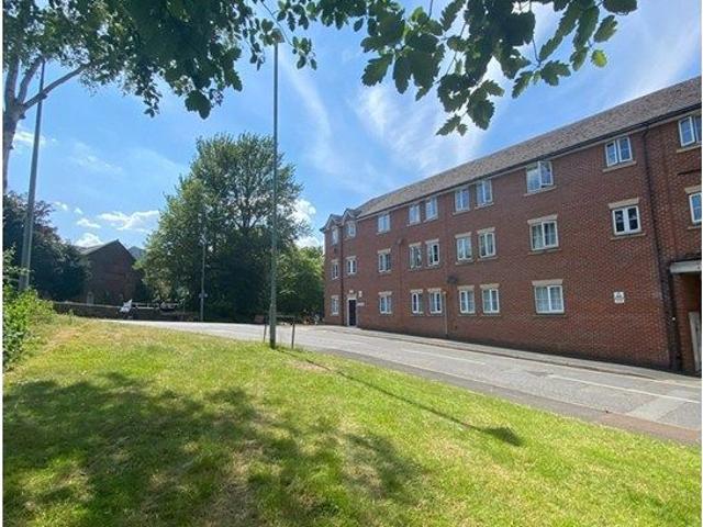 Irwell Lane, Runcorn WA7, 2 bed flat to rent, £725 pcm | PrimeLocation