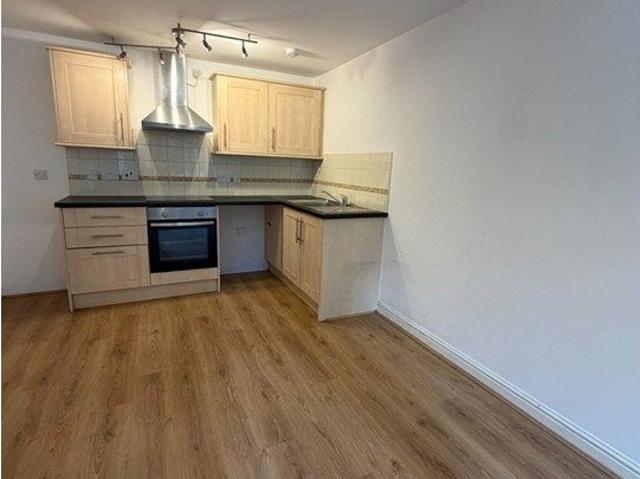 Irwell Lane, Runcorn WA7, 2 bed flat to rent, £725 pcm | PrimeLocation