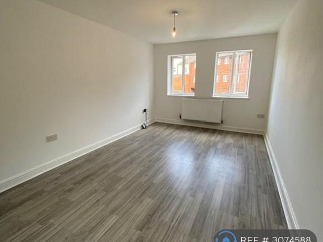 Irwell Lane, Runcorn, WA7 2 bed flat to rent £745 pcm £172 pw