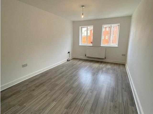 Irwell Lane, Runcorn WA7, 2 bed flat to rent, £745 pcm | PrimeLocation