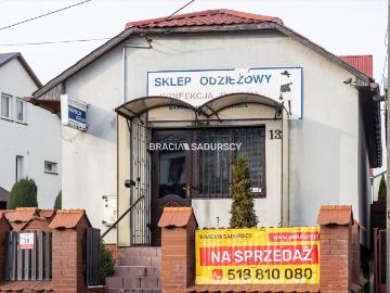 Dom z funkcją sklepu w centrum Iwanowic Włościańskich