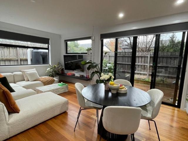 Modern Townhouse Offering Space, Comfort & Privacy