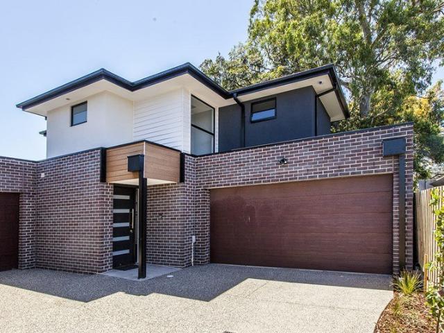 Modern Townhouse Offering Space, Comfort & Privacy