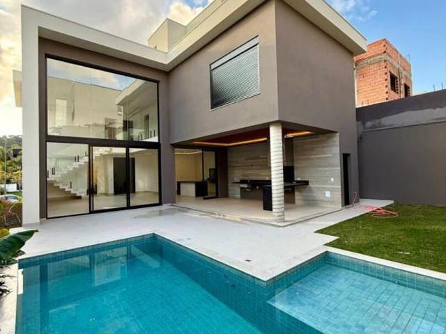 Itahyê — 4 Suítes, Suíte Master com Banheira e Espaço Gourmet Integrado