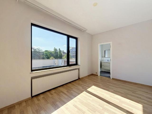 Italy: Beautiful top floor apartment + large terraces