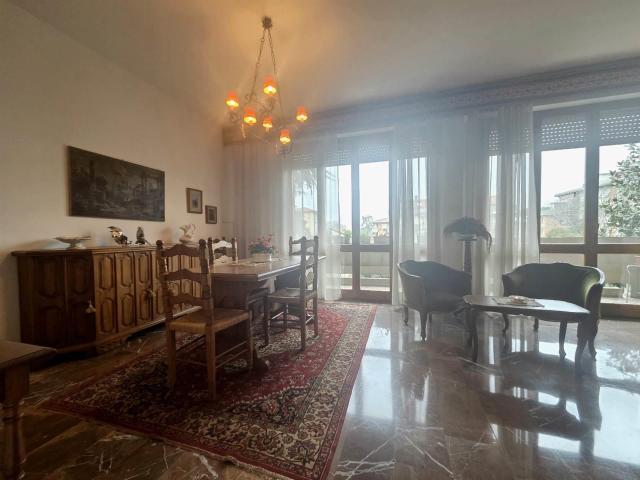 Itdm2832 Via Siena, in zona ben servita proponiamo in vend. 119m² Firenze