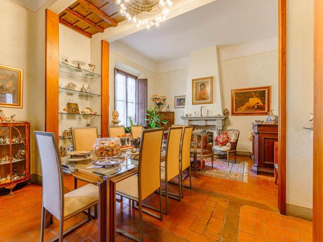 Itpv2346 Antella: Nel cuore di Antella, in una posizione p. 220m² Bagno a Ripoli