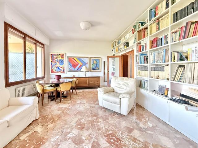 Itpv2980 In contesto Tranquillo e Riservato, proponiamo Lu. 110m² Firenze