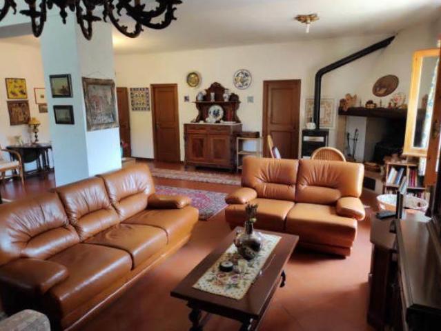 ITRF2602 Siamo in un piccolo borgo a mezza costa nel cuore. 250m² Greve in Chianti